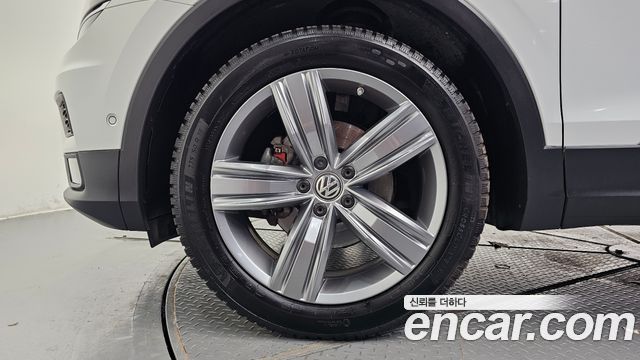 Volkswagen Tiguan 2-го поколения 2.0 TDI 4Motion Prestige - фото 4