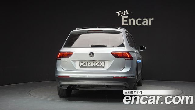 Volkswagen Tiguan 2-го поколения 2.0 TDI Prestige - фото 3