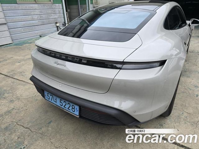 Porsche Taycan Base - фото 2