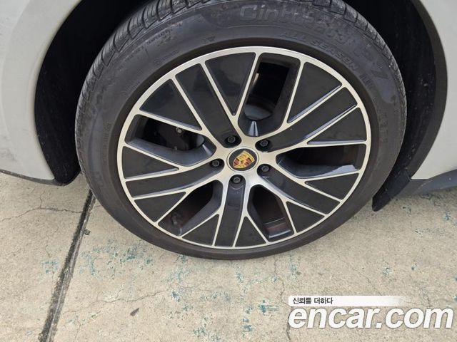 Porsche Taycan Base - фото 3