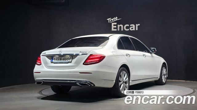 Mercedes-Benz E-Class W213 E300 4MATIC Exclusive - фото 1