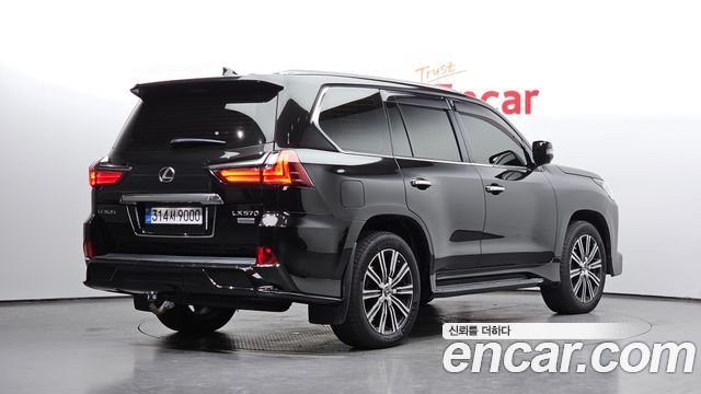 Lexus LX 570 J200 - фото 1