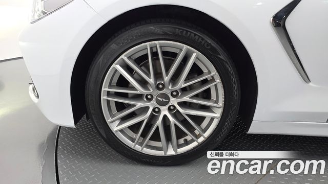 Genesis G70 2.0T Elite - фото 3
