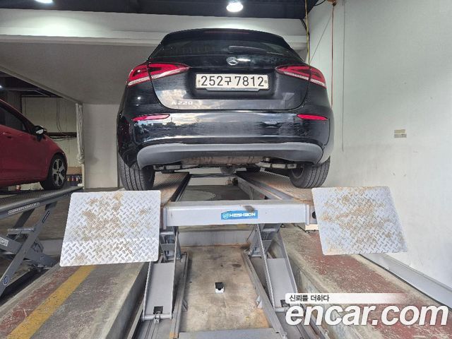 Mercedes-Benz A-Class W177 A220 Hatchback - фото 1