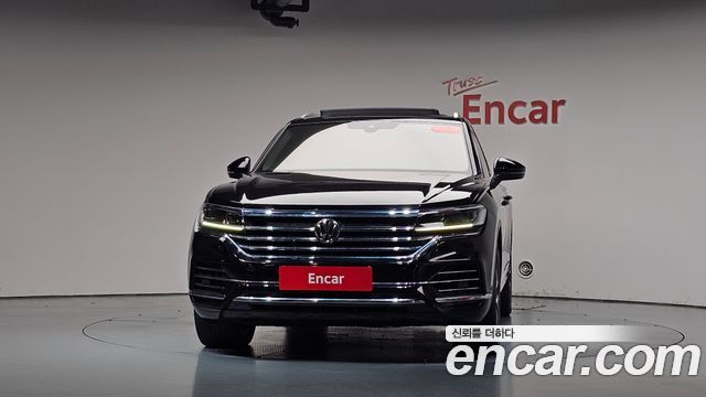 Volkswagen Touareg 3-го поколения 3.0 TDI Prestige - фото 1