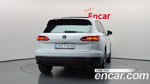 Volkswagen Touareg 3-го поколения 3.0 TDI Premium - фото 3