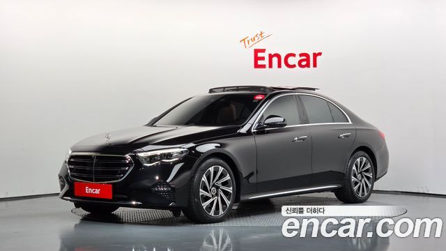 Mercedes-Benz E-Class W214 E300 4MATIC Exclusive - фото 0