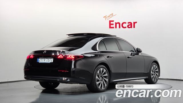 Mercedes-Benz E-Class W214 E300 4MATIC Exclusive - фото 1