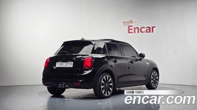 Mini Cooper S 5Door HIGH 3rd - фото 1
