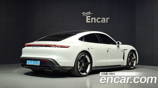Porsche Taycan GTS - фото 1