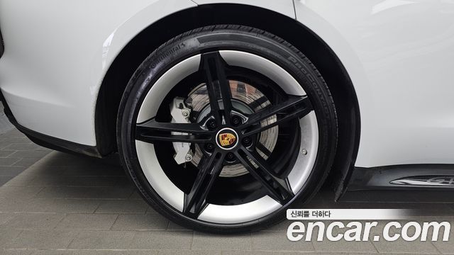 Porsche Taycan GTS - фото 4