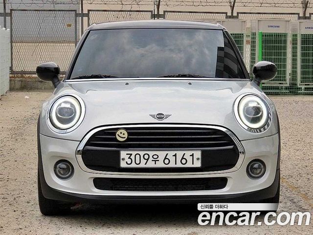 Mini Cooper 5Door HIGH 3rd - фото 0