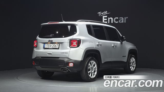 Jeep Renegade 2.4 Limited - фото 1