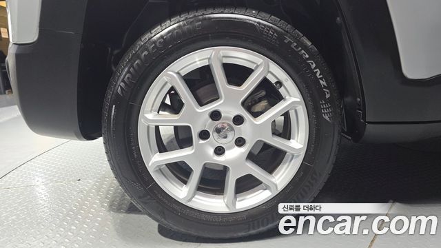 Jeep Renegade 2.4 Limited - фото 4