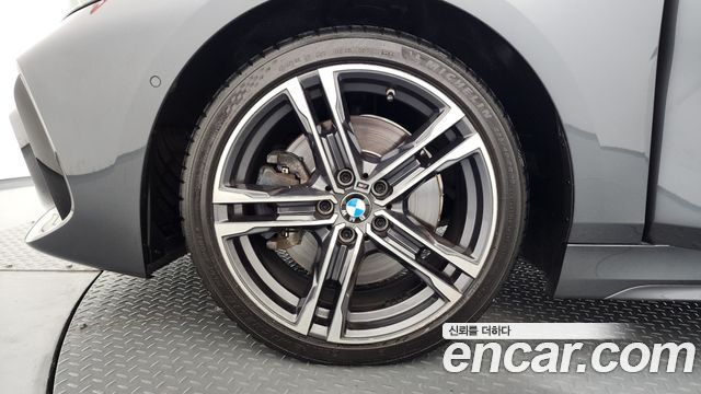 BMW 1 Series F40 120i M Sports - фото 4