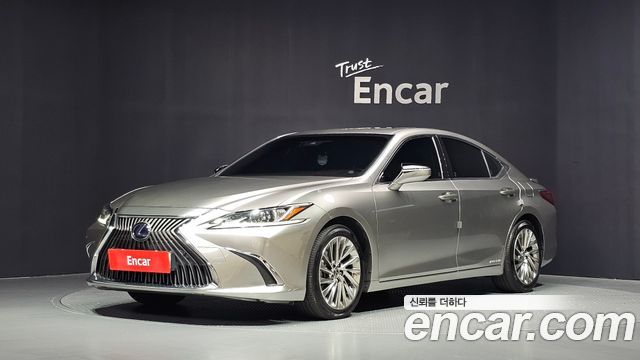 Lexus ES 300h 7-го поколения Luxury Plus - фото 0
