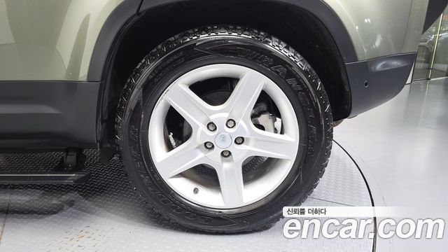 Land Rover Defender L663 110 D250 SE - фото 3