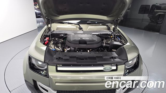 Land Rover Defender L663 110 D250 SE - фото 4
