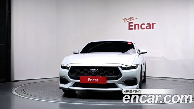 Ford Mustang 7-го поколения 2.3 EcoBoost Premium Coupe - фото 2
