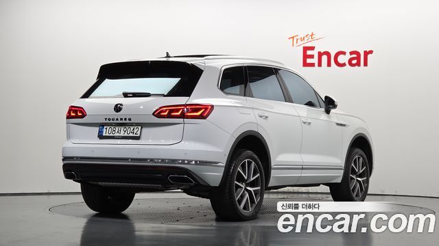 Volkswagen Touareg 3-го поколения 3.0 TDI Prestige - фото 1