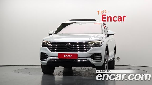 Volkswagen Touareg 3-го поколения 3.0 TDI Prestige - фото 2