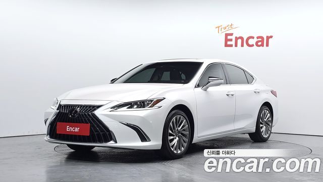 Lexus ES 300h 7-го поколения Luxury Plus - фото 0