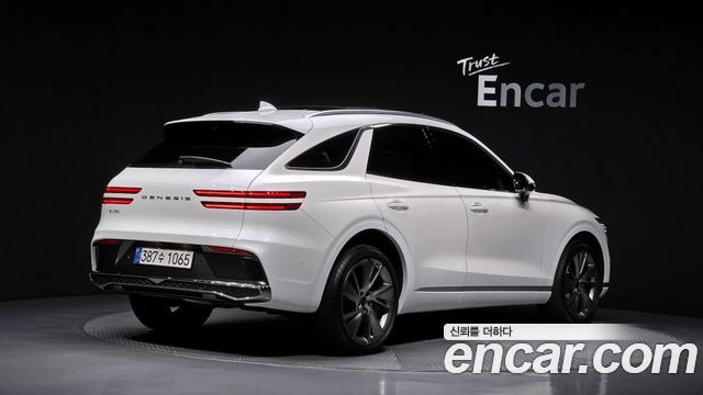 Genesis GV70 2.5T Gasoline 2WD - фото 1