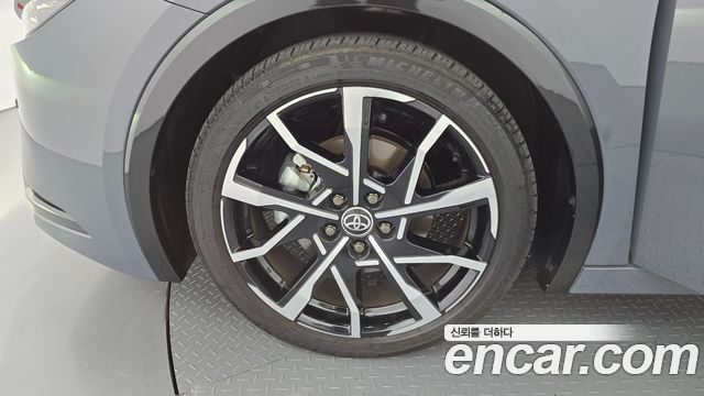 Toyota Prius 5-го поколения 2.0 PHEV XSE - фото 3