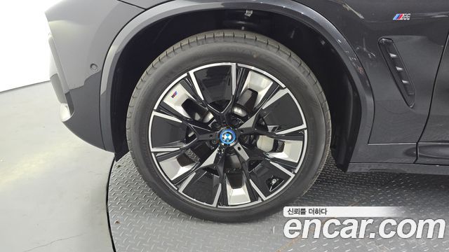 BMW iX3 M Sports - фото 4