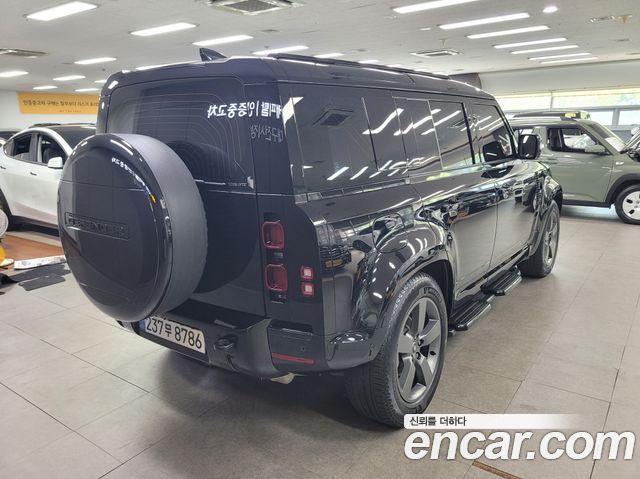 Land Rover Defender L663 110 P300 X-Dynamic SE - фото 1