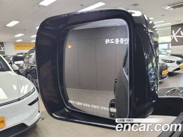 Land Rover Defender L663 110 P300 X-Dynamic SE - фото 2