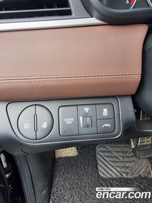 Hyundai Starex New 4WD Urban 9-Seater Exclusive - фото 1