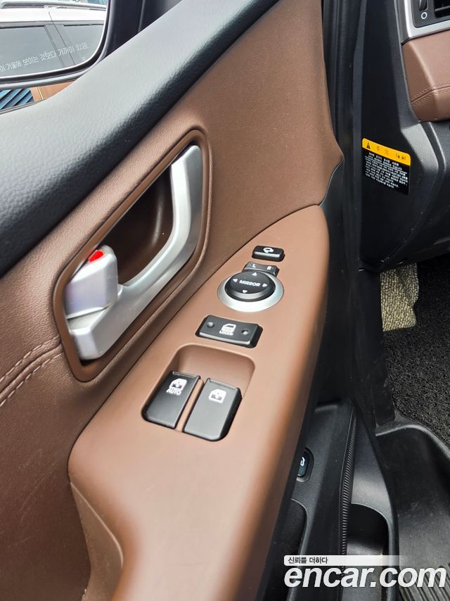 Hyundai Starex New 4WD Urban 9-Seater Exclusive - фото 2