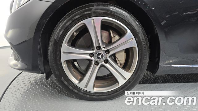 Mercedes-Benz E-Class W213 E300 Avantgarde - фото 4