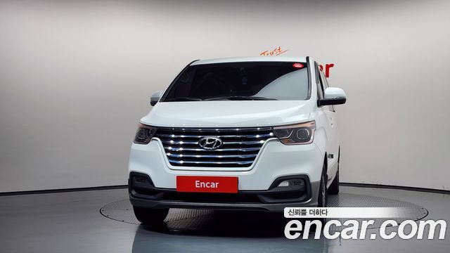 Hyundai Starex New Urban 9-Seater Exclusive - фото 2