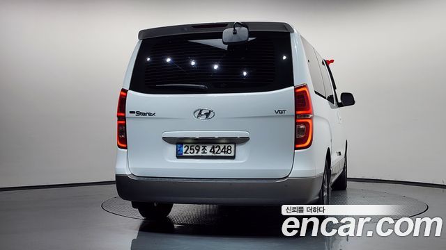 Hyundai Starex New Urban 9-Seater Exclusive - фото 3