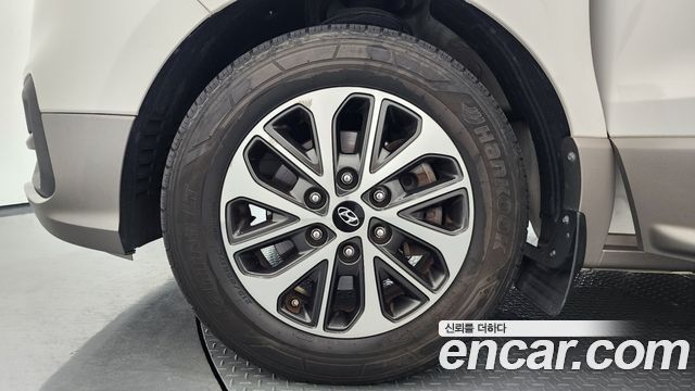 Hyundai Starex New Urban 9-Seater Exclusive - фото 4
