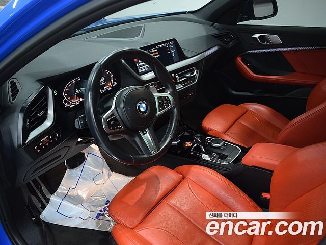 BMW 1 Series F40 120i M Sports - фото 3