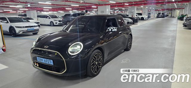 Mini Cooper Electric 4-го поколения SE Favoured - фото 0