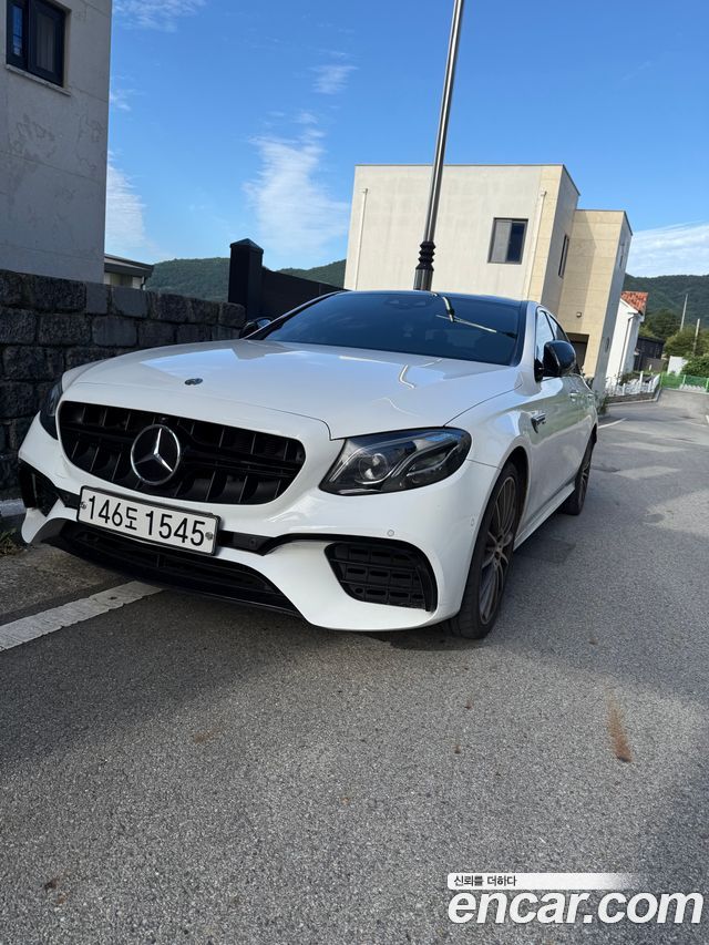 Mercedes-Benz E-Class W213 E350 4MATIC AMG Line - фото 2