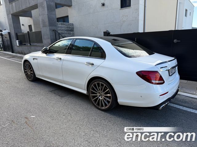 Mercedes-Benz E-Class W213 E350 4MATIC AMG Line - фото 4