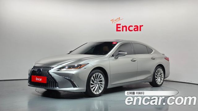 Lexus ES 300h 7-го поколения Executive - фото 0