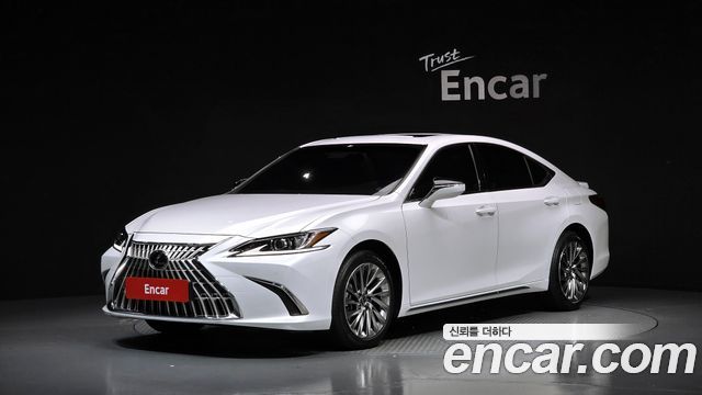 Lexus ES 300h 7-го поколения Luxury Plus - фото 0