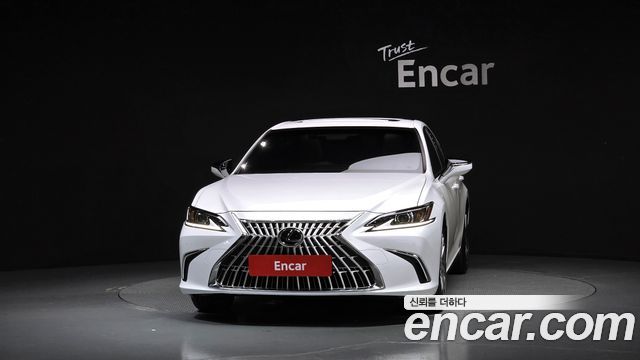 Lexus ES 300h 7-го поколения Luxury Plus - фото 2