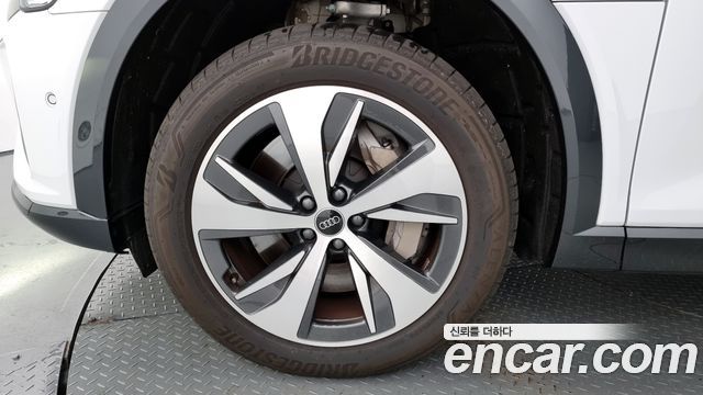 Audi Q8 e-tron GE 55 Quattro - фото 4