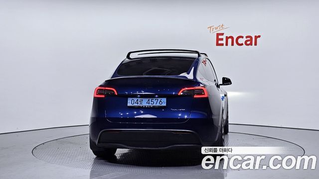 Tesla Model Y Long Range AWD - фото 3