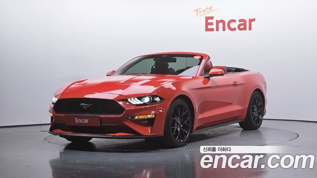 Ford Mustang Convertible - фото 0