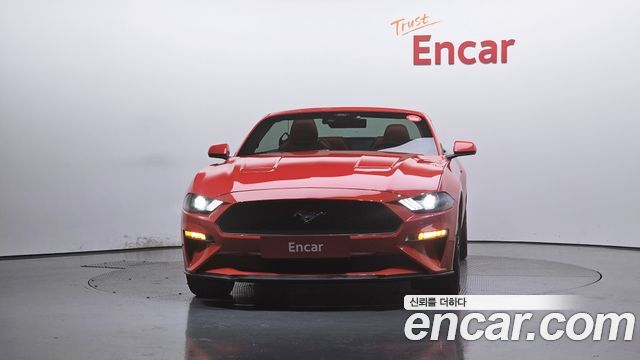 Ford Mustang Convertible - фото 2