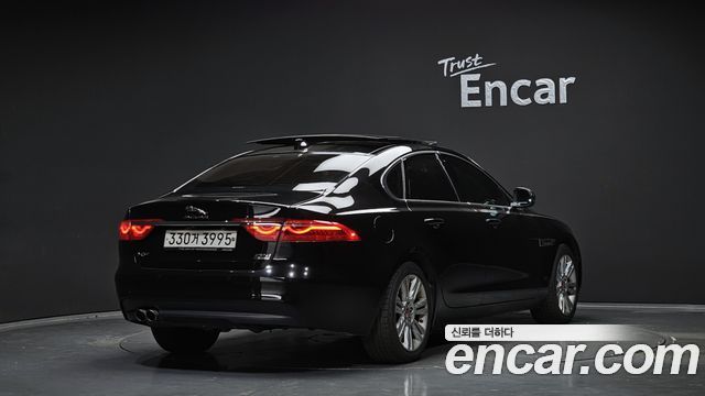 Jaguar XF X260 20d Prestige AWD - фото 1