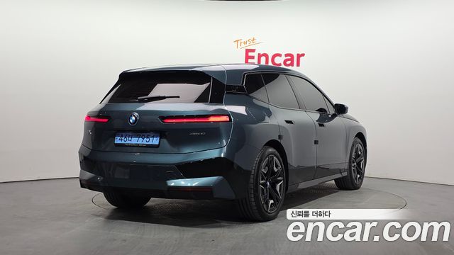 BMW iX xDrive50 Sports Plus - фото 1